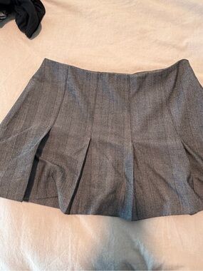 Abercrombie & Fitch Gray Pleated Mini Skirt